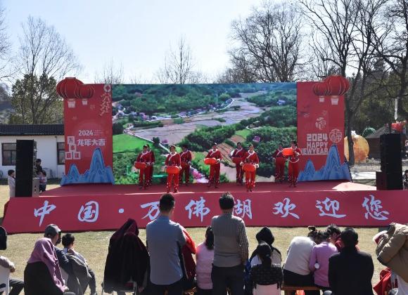 國(guó)慶節(jié)|國(guó)風(fēng)吻湖面，佳節(jié)共長(zhǎng)情—萬(wàn)佛湖“國(guó)慶”旅游攻略早早碼住!